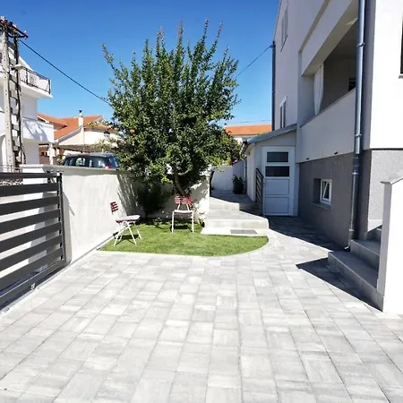 Lasan - 150 M From Sea *