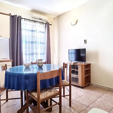 Lasan - 150 M From Sea Apartment *