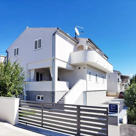 Apartment Lasan - 150 M From Sea